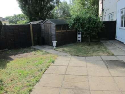 Clifton Rd, Perivale, Image 12