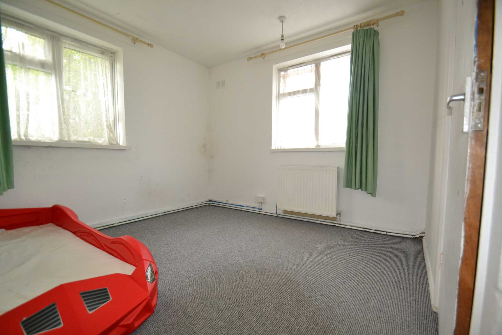 Cranleigh Gardens, Southall, Image 14