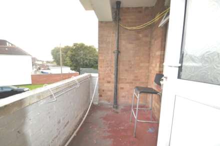 Cranleigh Gardens, Southall, Image 17