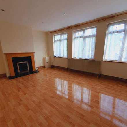 Ruislip Road East, Greenford, Image 3