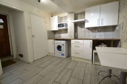 Boston Road, Hanwell, Image 9