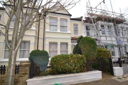 Drayton Garden, Ealing, Image 12