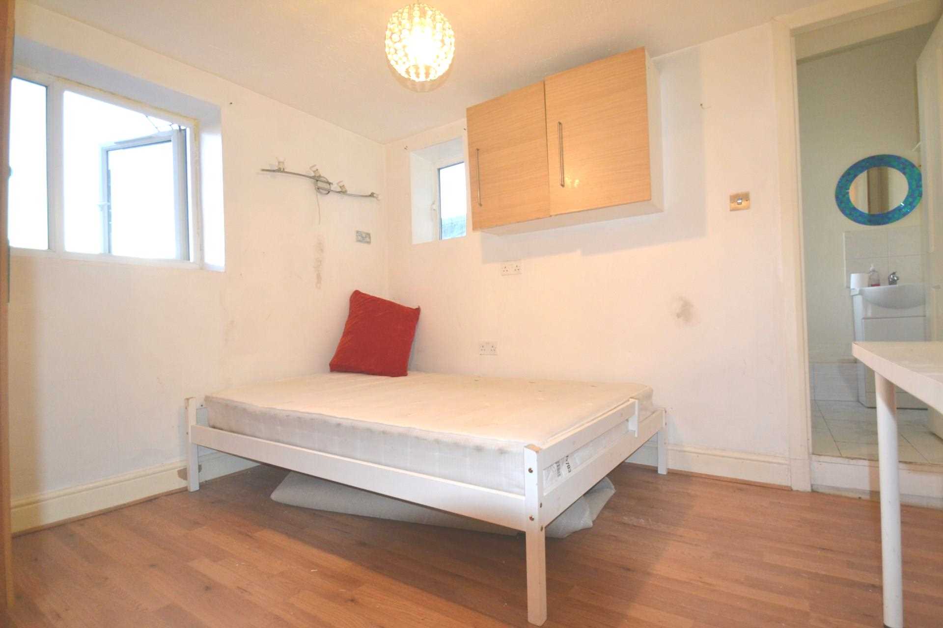 Blackbird Hill, Kingsbury, Image 2