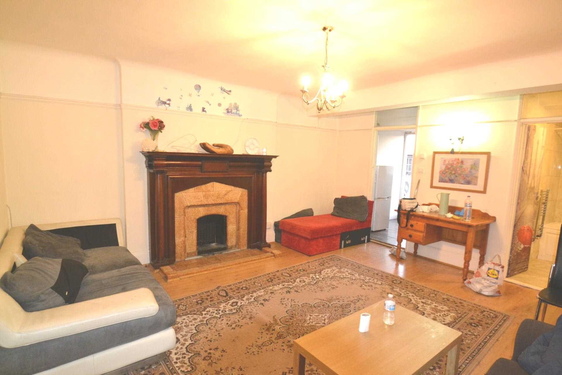 Blackbird Hill, Kingsbury, Image 6