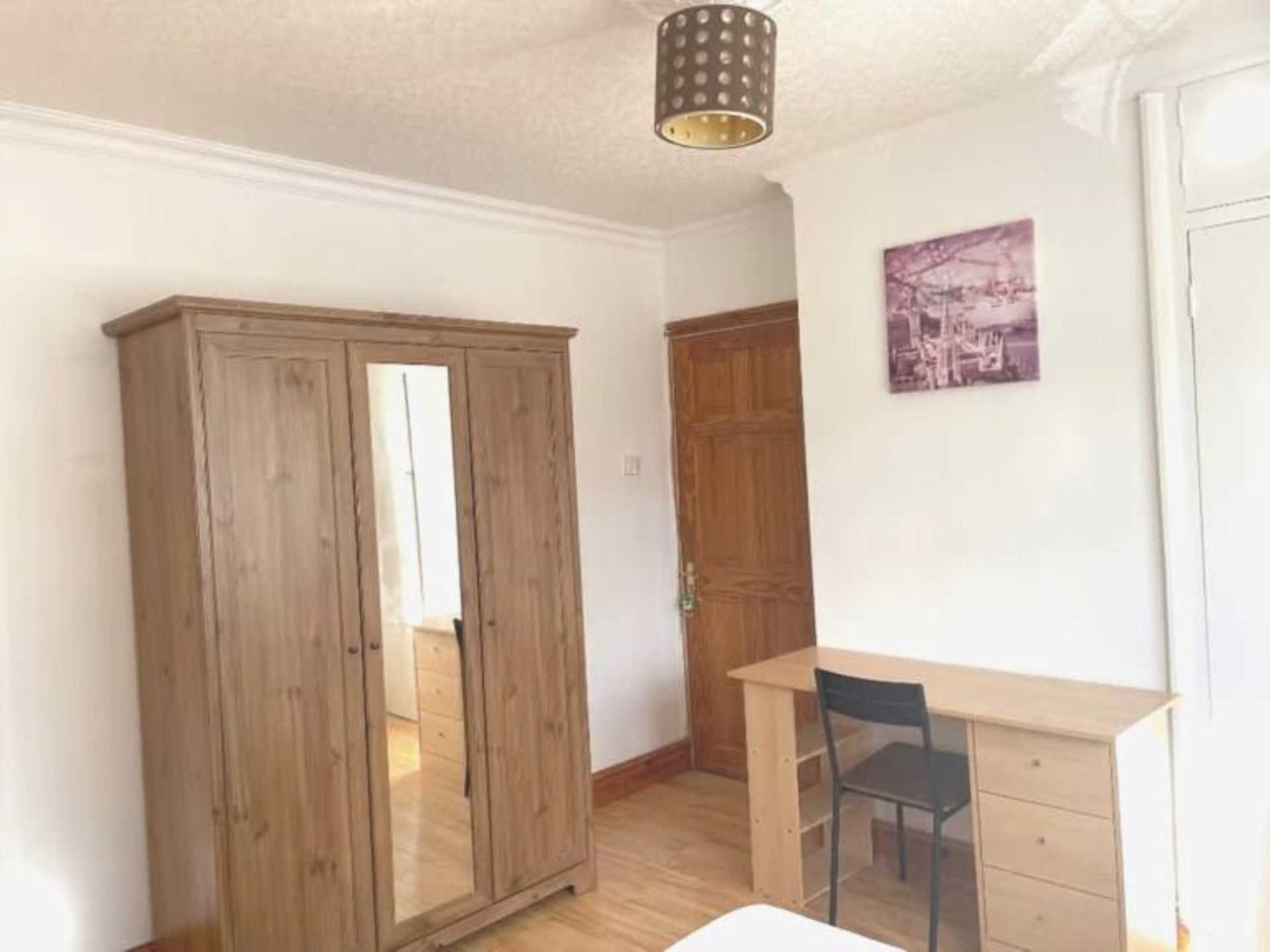 Currey Road, Greenford, Image 4