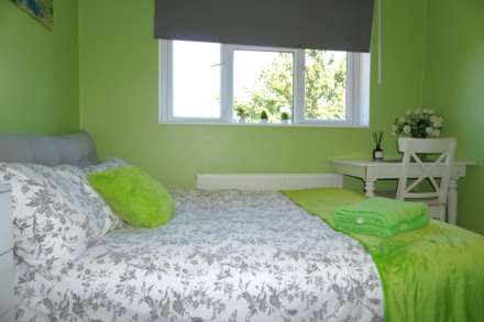 Property For Rent Hathaway Gardens, West Ealing, London