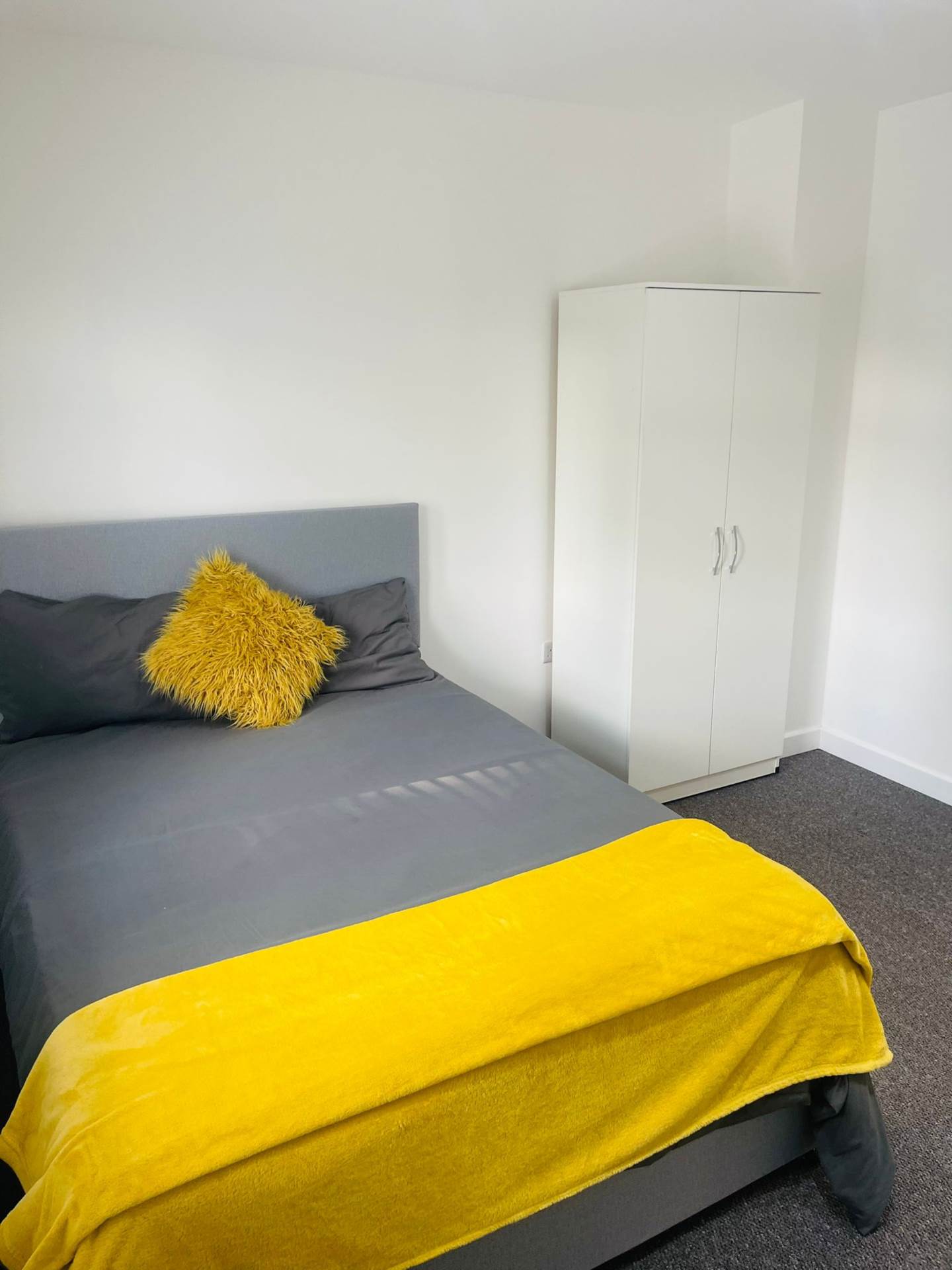 Berkeley Waye, Hounslow, Image 3