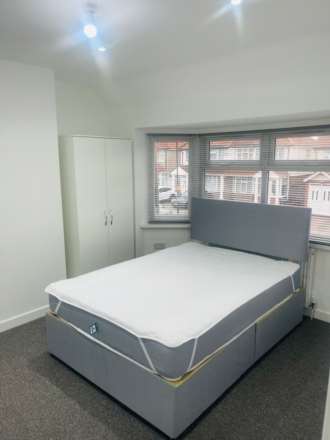 4 Bedroom Room (Double), Berkeley Waye, Hounslow