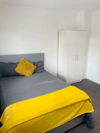Berkeley Waye, Hounslow, Image 3