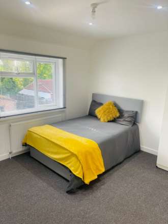 Berkeley Waye, Hounslow, Image 4