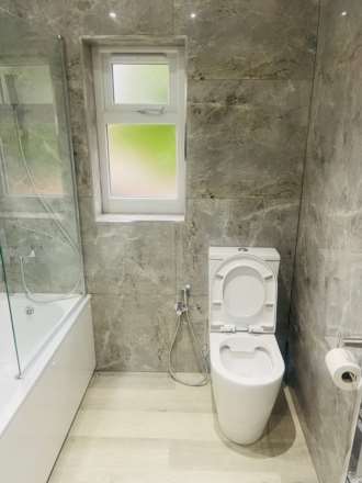 Berkeley Waye, Hounslow, Image 9