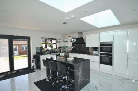 Kingshill Drive, Harrow, Image 4