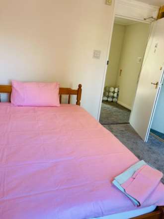 Curran Close, Uxbridge, Image 3