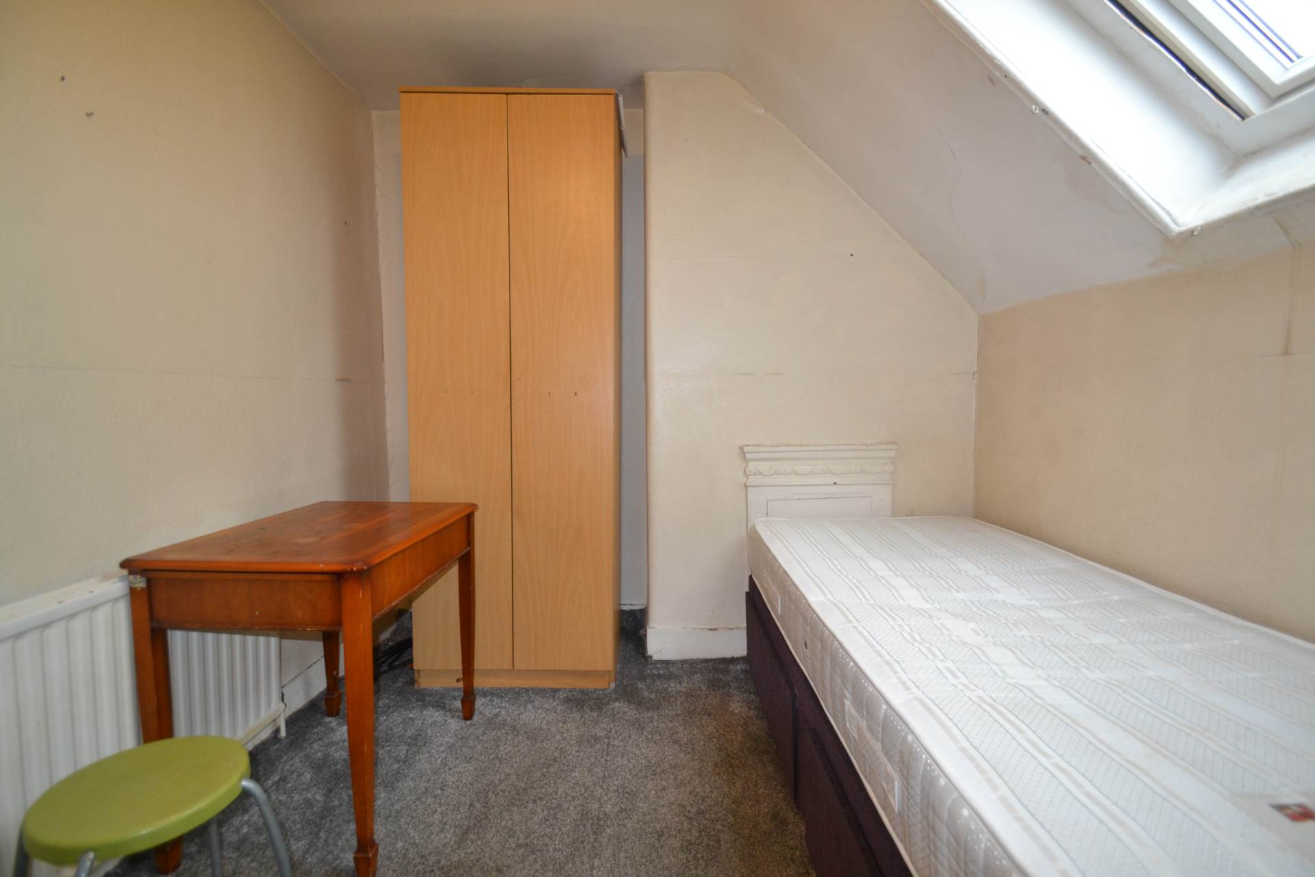 Uxbridge Road, Hanwell, Image 2
