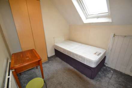 Uxbridge Road, Hanwell, Image 3