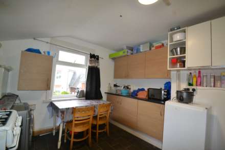 Uxbridge Road, Hanwell, Image 4
