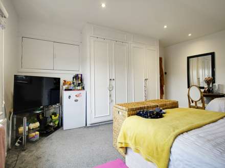 St Stephens Avenue, Shepherds Bush, Image 4