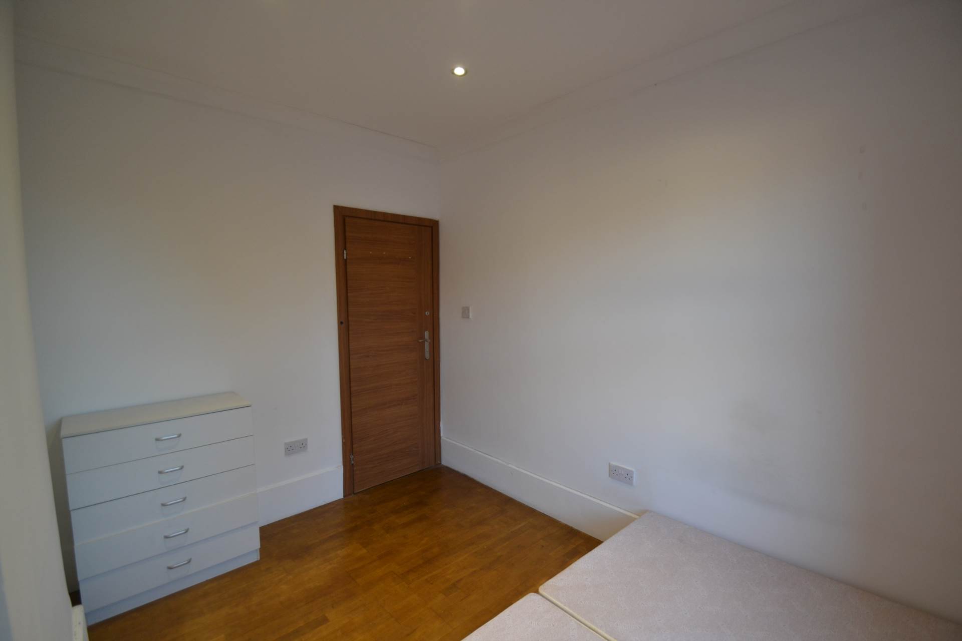 Drayton Gardens, West Ealing, Image 21