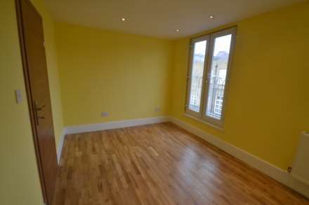 Drayton Gardens, West Ealing, Image 15