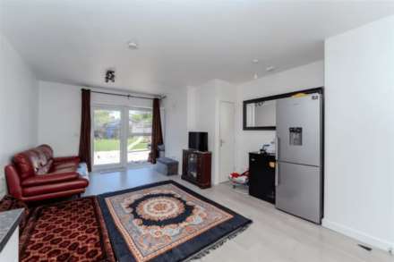 Salisbury Road, Southall, Image 7