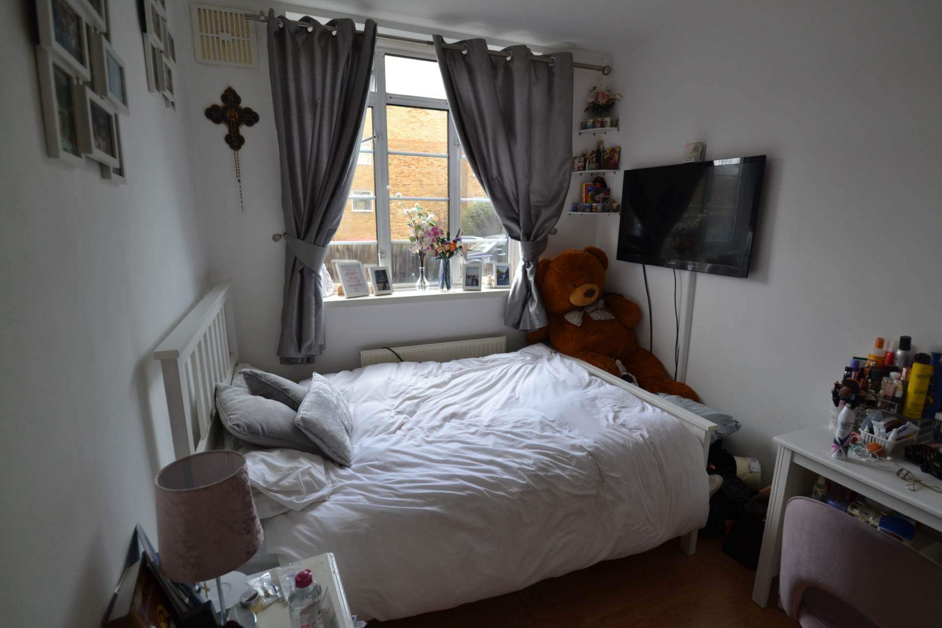 Argyle Road, London, Image 20