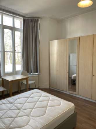 1 Bedroom Semi-Detached, Chiswick