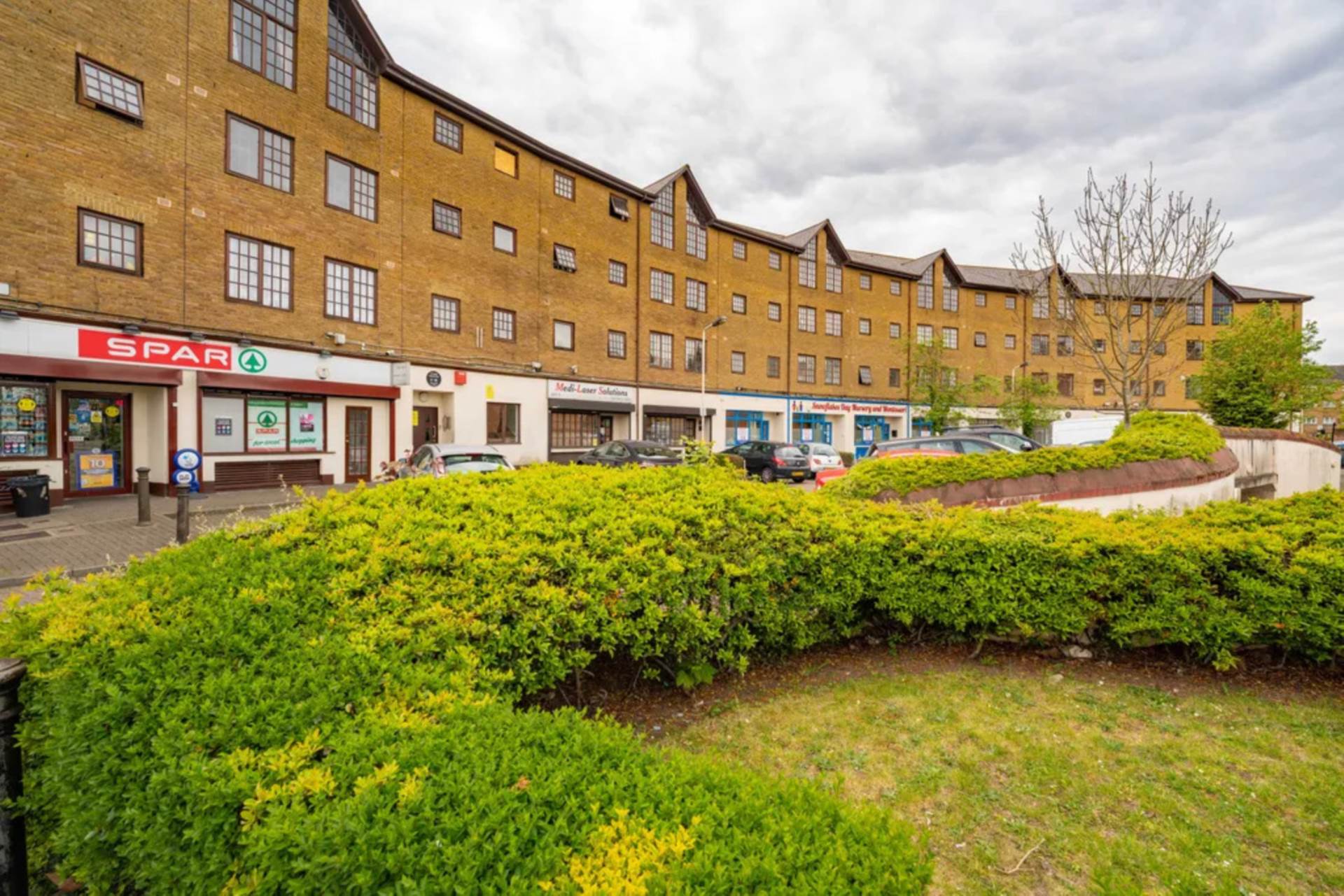 Comer Crescent, Southall, Image 1