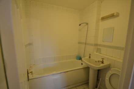 Comer Crescent, Southall, Image 11