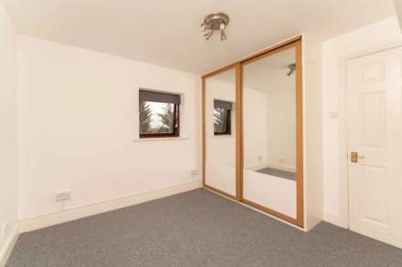 Comer Crescent, Southall, Image 6