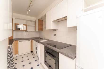 Comer Crescent, Southall, Image 8