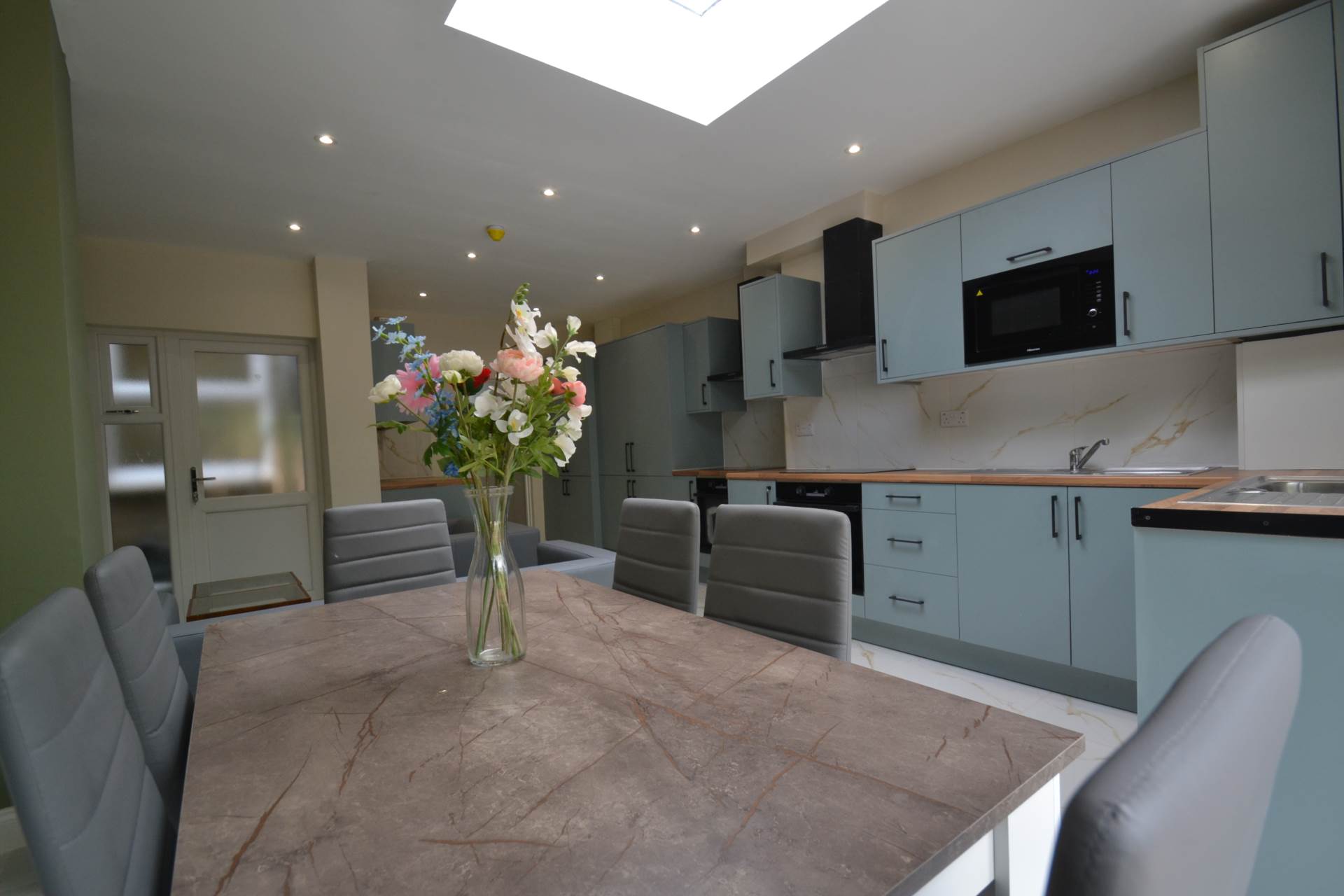 Framfield Road, Room 3, Image 2