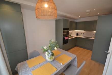 1 Bedroom Room (Double), Felix Road, London