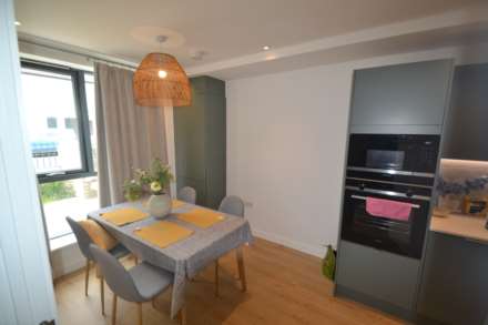 Felix Road, London, Image 2