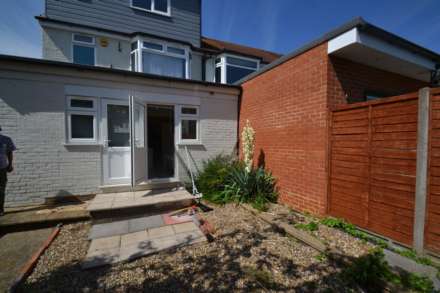 Empire Road, Perivale, Image 10