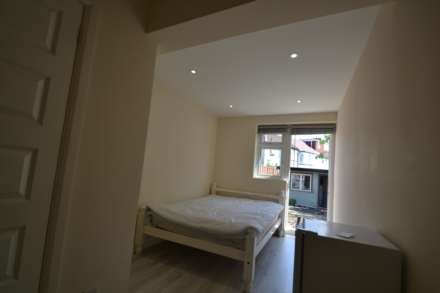 Empire Road, Perivale, Image 2