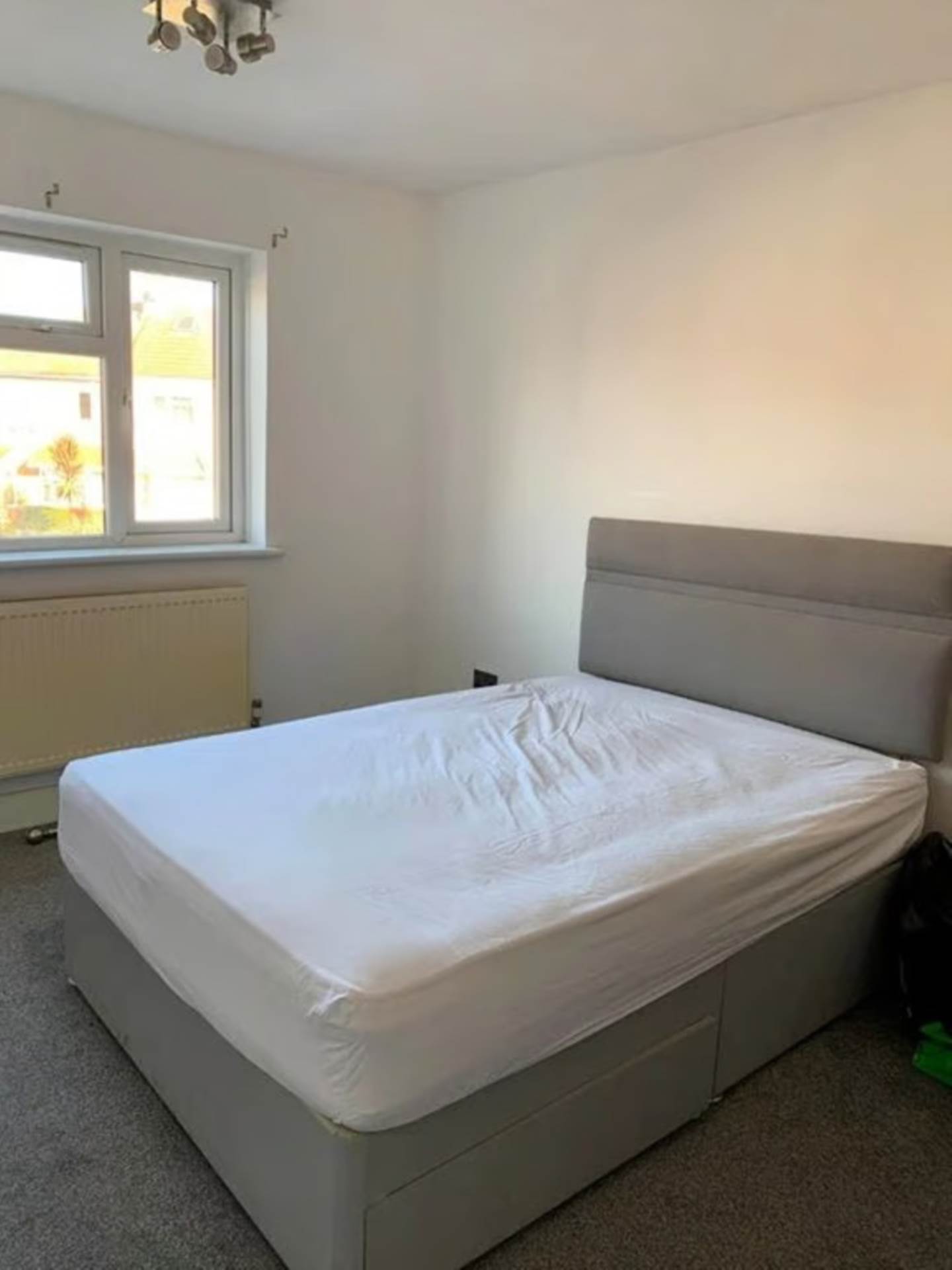 Spring Grove Crescent, Hounslow, Image 2