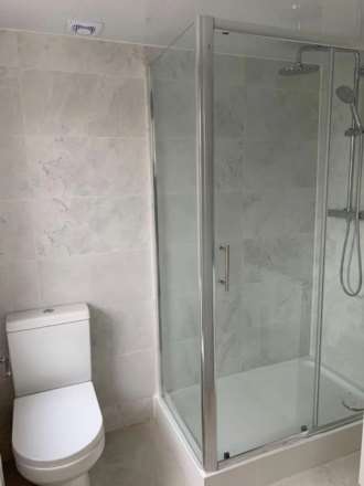 Spring Grove Crescent, Hounslow, Image 11