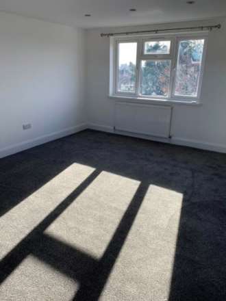 Spring Grove Crescent, Hounslow, Image 7