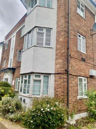 West Court, Hounslow, Image 4
