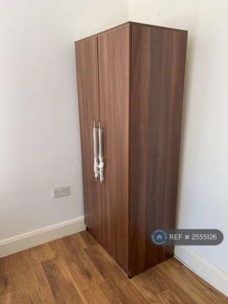 Spring Grove Crescent, Hounslow, Image 11