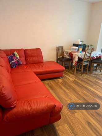 Spring Grove Crescent, Hounslow, Image 14