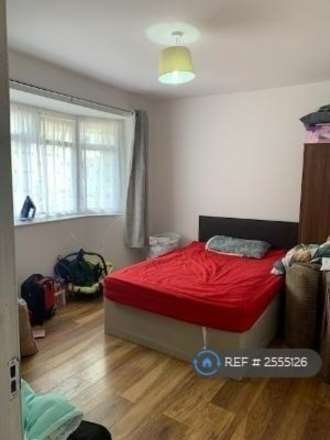 Spring Grove Crescent, Hounslow, Image 8