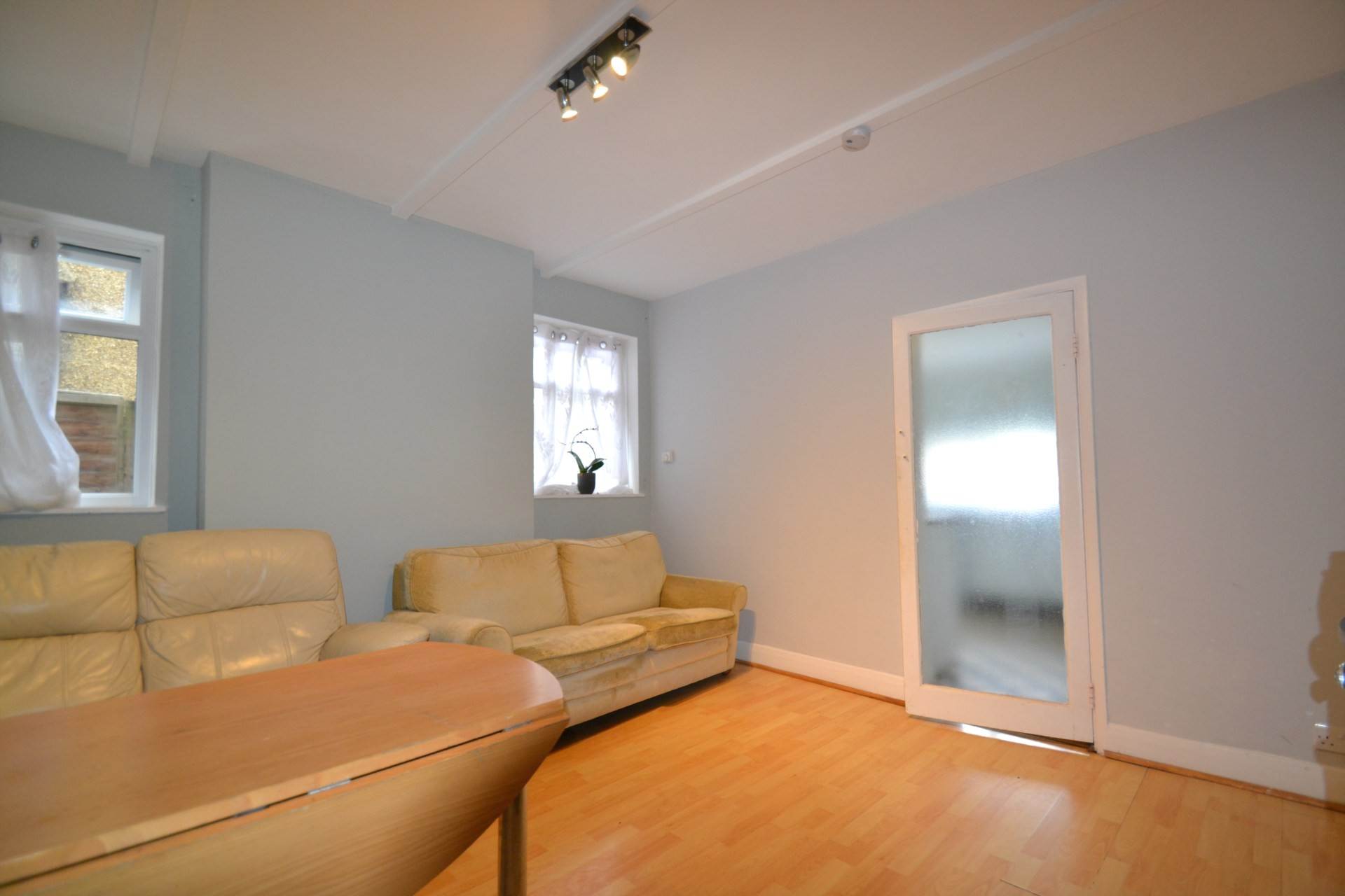 Gunnersbury Avenue, London, Image 3