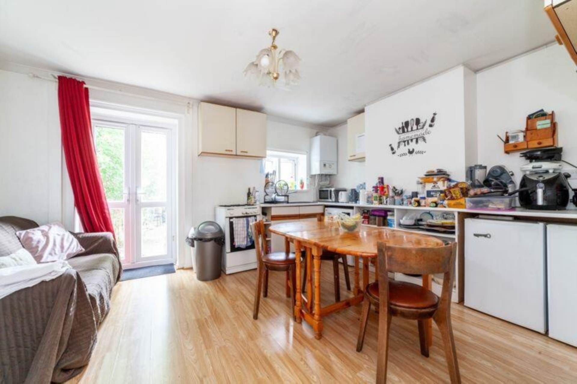 Frensham Drive, London, Image 1
