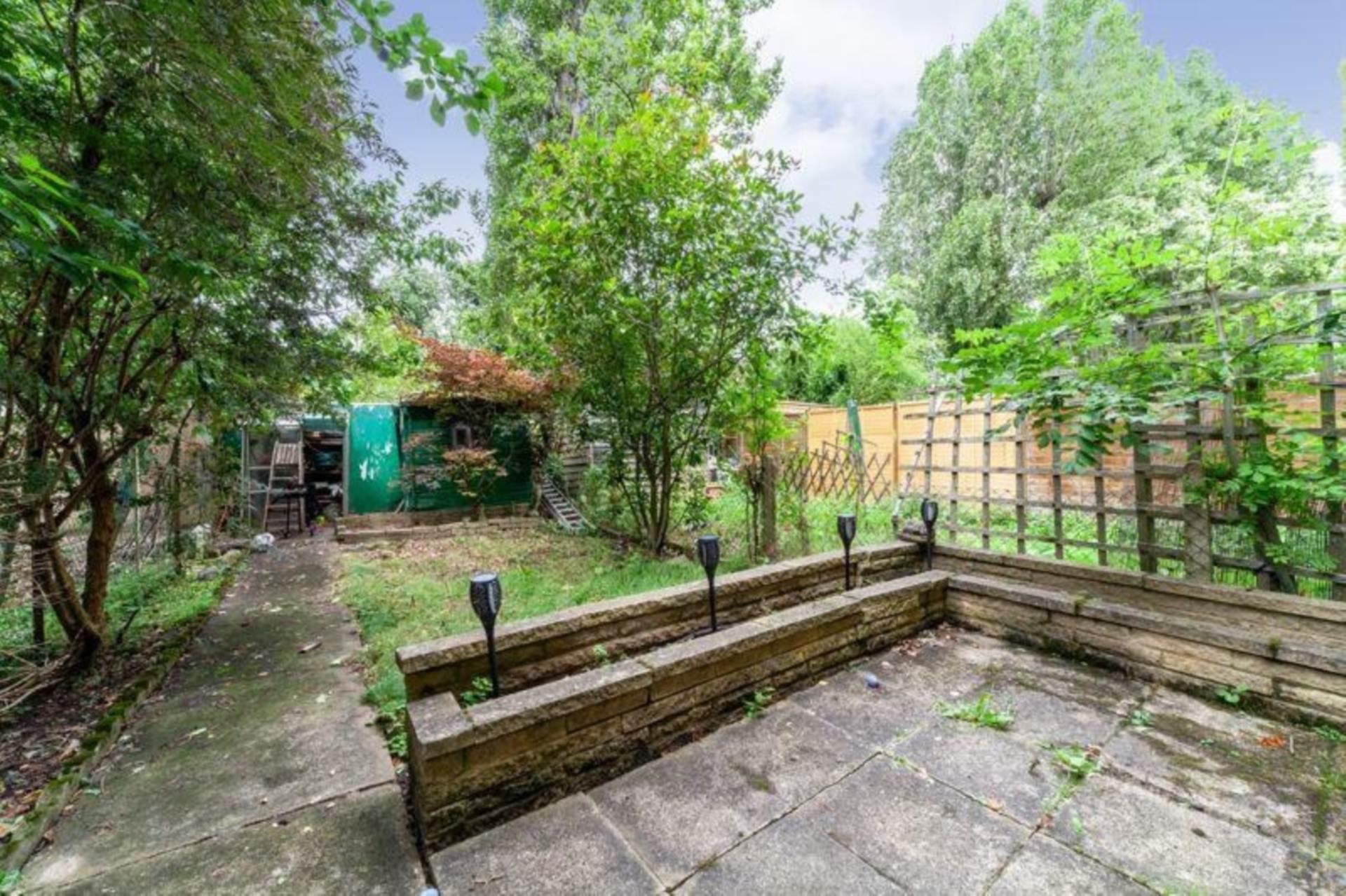 Frensham Drive, London, Image 2