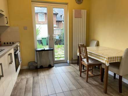 Mellitus Street, London, Image 5