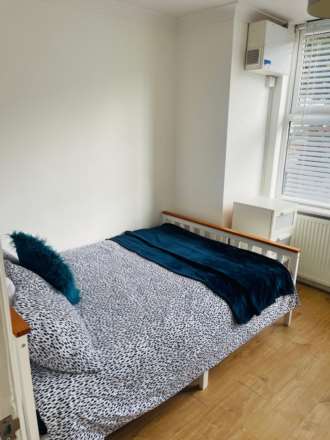 2 Bedroom Apartment, Framfield Road, London