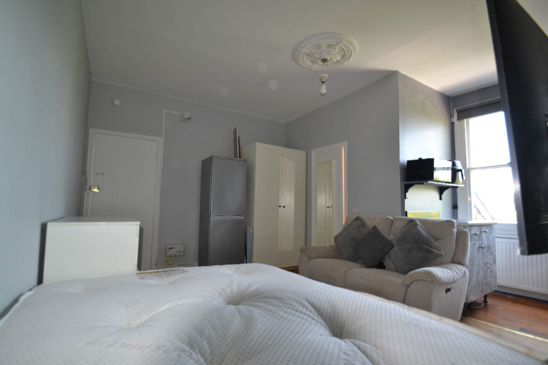 Sutton Court, Chiswick, Image 12