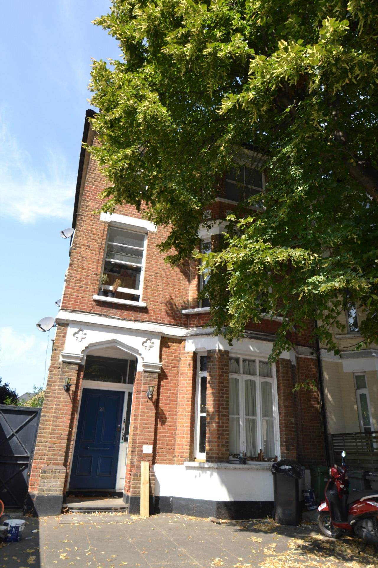 Sutton Court, Chiswick, Image 17