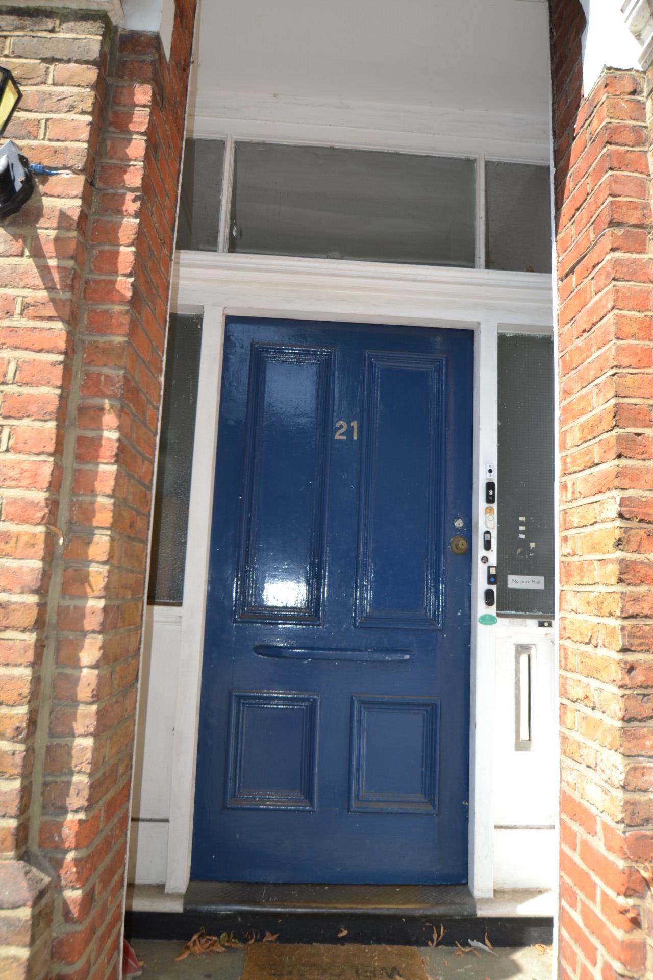 Sutton Court, Chiswick, Image 18
